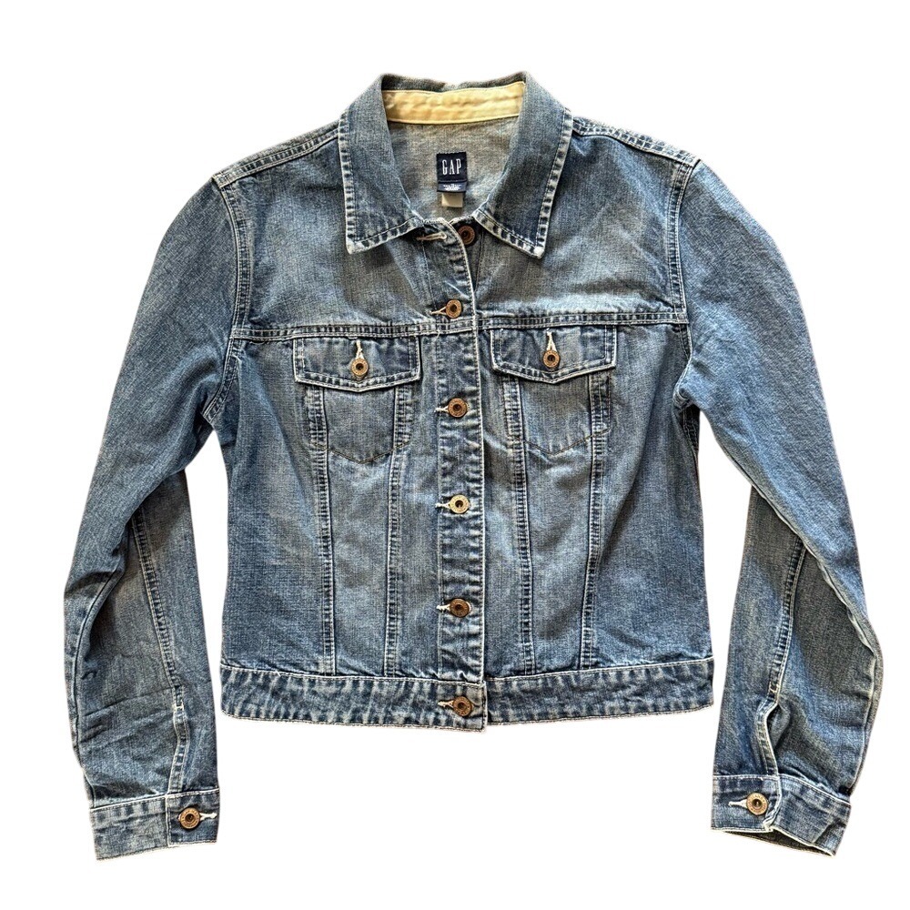 Vintage GAP Womens Blue Denim Jacket Medium Wash Button Up Cotton Trucker Y2K M